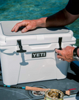 Yeti Tundra 35 Cool Box (Navy)