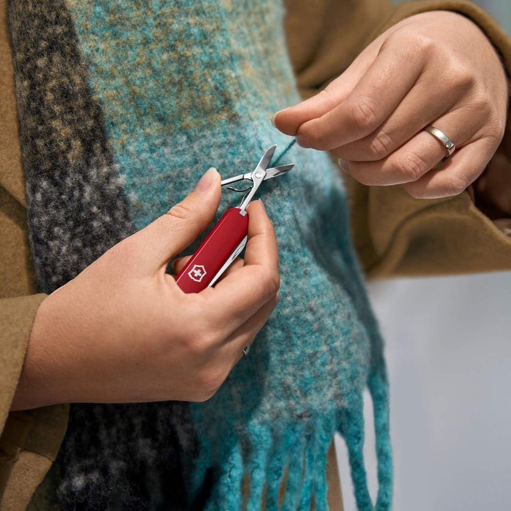 Victorinox Classic SD Swiss Army Knife (Red)