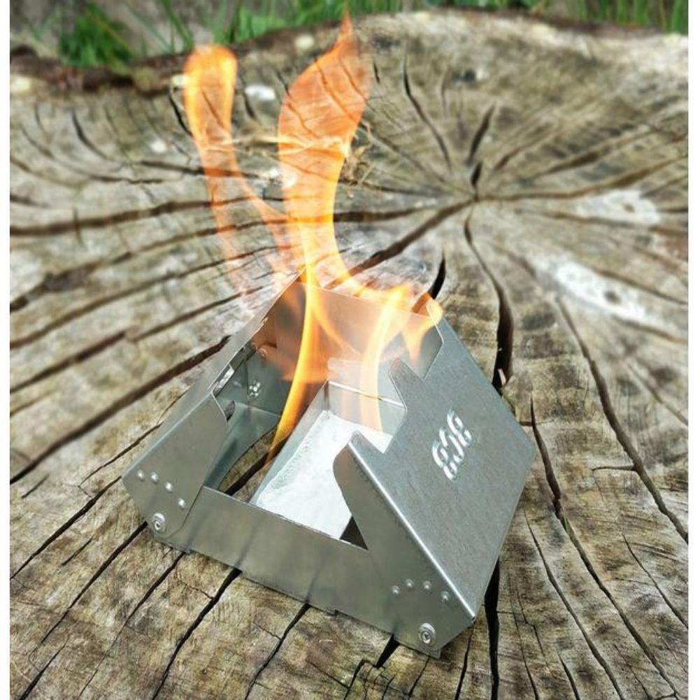 FireDragon Folding Cooker with Windbreak fire